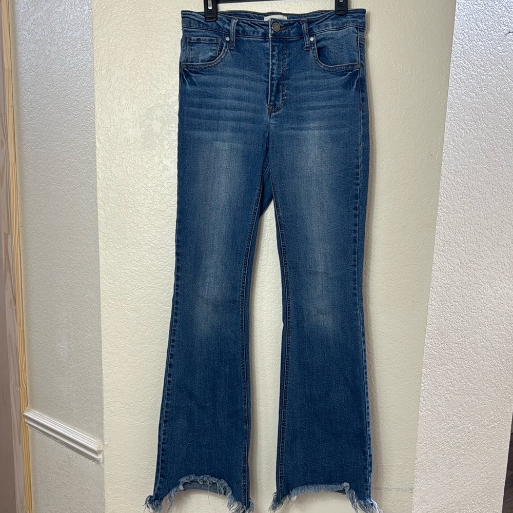 Black Label Cest  Toi Mid Rise Wide Women's Blue Jeans with Frayed Hem.
